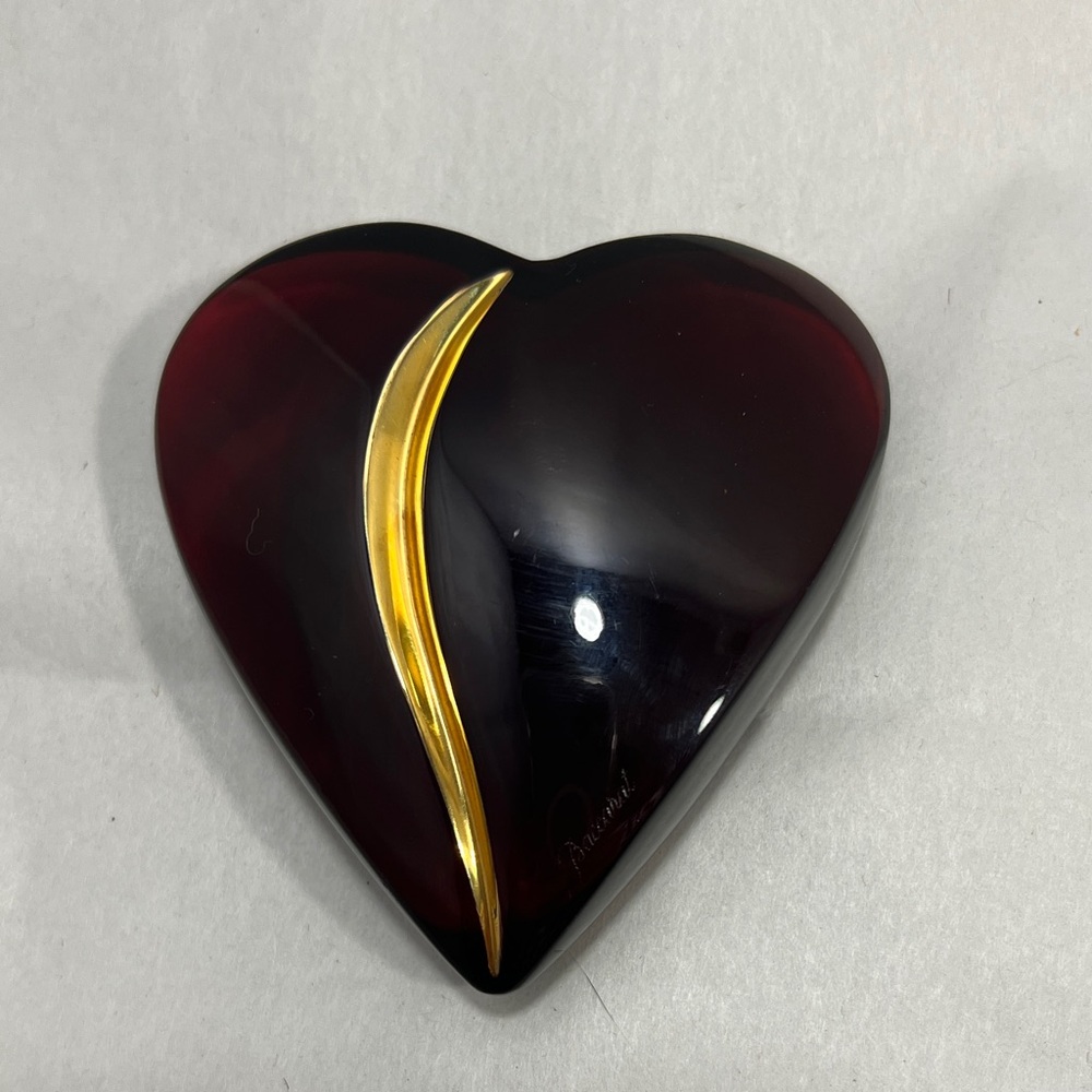 Baccarat crystal Deep Red/gold Heart  paperweight  authentic